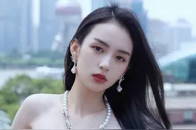给个巴掌赏颗枣：那些曾被大花相中力捧，如今被扔在风中的小花们图片