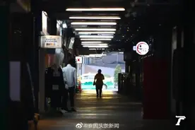 曼谷等地施行封锁宵禁措施首天街景情况图片