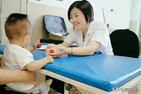 “你家孩子真聪明！”宝宝聪明不聪明，从婴幼儿时期就能看出来图片