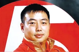 中国乒乓球顶级掌门人一一刘国梁图片