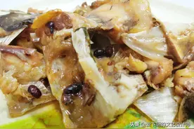 电饭锅豆豉蒸鱼头，汤汁都可以拿来拌饭吃，味道不比剁椒鱼头差图片