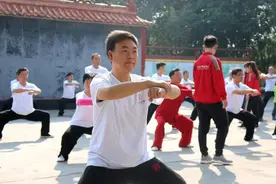 练太极拳如何做到"以气催行"图片