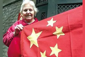 她在华执教70年满嘴河南话，总理特批绿卡，家里国旗谁都不让碰图片