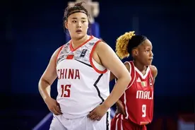 女篮两新星，全是重炮手，许利民打造“坦克内线”图片