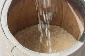 盛满鱼水情的一升一斗图片