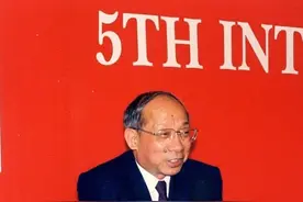 50多岁“辞职”、钟情科技考古，他让世界认识了中国古代玻璃图片