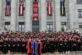哈佛大学医学院宣布新生下半年上网课，2021年1月正式入校图片