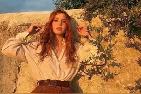 世界各民族的美:来自Inst的美国网红歌手Bella Miie图片