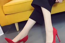 热情如火的红色单鞋，永显青春活力，挑一款向青春宣誓的吧图片