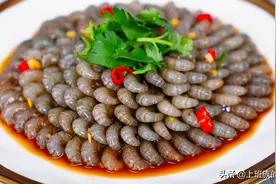 这绝对是河虾最鲜美的吃法！爽脆香醇，吃完满嘴留香图片