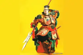 曹操杀吕布时，为何要先勒死再砍头示众呢图片