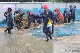 中建七局：风雨同舟，助力河南打赢防汛抢险阻击战图片