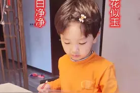 男生太难了，拳霸李大荣竟然被一个娇小的女生疯狂追着打？图片