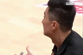 破案了！杜锋为何向曾繁日道歉？8倍慢镜再看一遍：杜锋确实错了图片