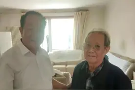 两位党的地下工作者后代在北京相聚图片