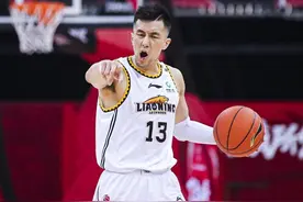 被说成小孩，郭艾伦发文，疑似抨击主教练杨鸣嫩，为老叔发声？图片