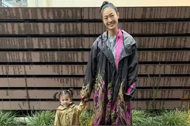 陈冠希3岁女儿美甲引争议，妈妈秦舒培回复评论力护爱女图片