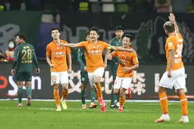 惊险保级！武汉卓尔总比分3-2胜绿城！是什么让“黑马”走到了降级边缘？​图片
