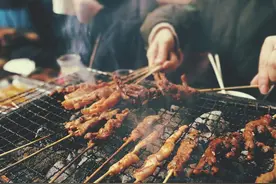 吃烧烤时，这“4种肉”放心大胆点，根本无法掺假，只有行家才懂图片
