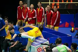 中国女排朱婷的2013：郎导识朱，承颜妮衣钵，好苗不愁长图片