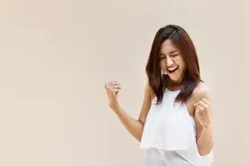 女性到了中年，生理欲望会越来越强烈？是时候收起你的偏见了图片