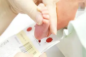 爸爸A型血妈妈O型血，生下了一个B型血的宝宝，医生却说是亲生的图片