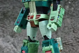 变形金刚 MP-10DC 擎天柱 (耐克联名限定 Duck Camo版) 实物图图片