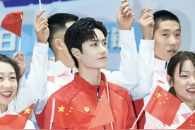 王一博担任冰雪运动推广大使，登上CCTV5，获奖感言别具一格图片
