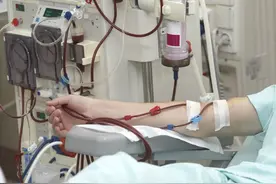 一名尿毒症患者的忏悔：盲目无知、忽视小病，如今只能靠透析活命图片