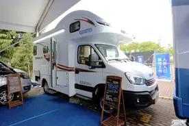 不足50万元的大额头C型房车 智能辅助功能，宇通C530房车图片