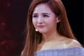 美女拿“鸭子”鉴宝，自估值100万，专家：你先站好了，我再报价图片