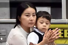 郭晶晶二女儿，神似奶奶朱玲玲，爷爷赠送价值10亿元的房产图片