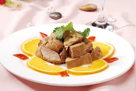 10斤鹅8斤肝：世界珍馐竟是最残忍的美食，为了吃人类有多残忍？图片