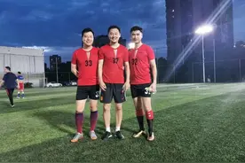 这个手握8个世界冠军的体坛传奇，却为没能成为足球运动员耿耿于怀图片