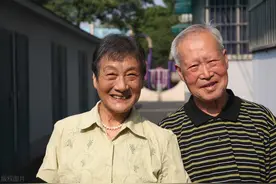 75岁老人：从儿女家轮流养老后，我才发现，晚年把握这4点才踏实图片