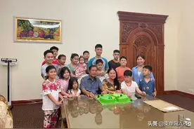 柬埔寨洪森总理举办欢送会，孙子即将上大学图片