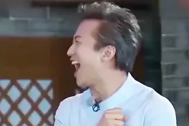 邓超依葫芦说成语“AABB”,说错被导演恨喷脸，还面带微笑视频封面