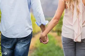 小说：阿姐说，女人生气第一件事就要认错，他那时候还不以为然图片