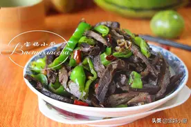 猪身上这两样，比猪肉香，不燥润肺睡眠好，秋季尤其要做给家人吃图片