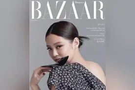 金智妮、Lisa时尚大片：一个复古性感，一个休闲展露好身材图片
