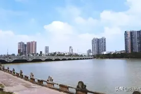 山川江河看德阳—“黄河”路图片