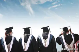 困在流水线上的硕士研究生图片