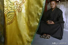 34岁未婚居士独守深山古庙5年，周边荒无一人，常有野猪半夜敲门图片