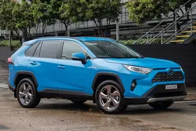稍息立正站好，2020款丰田RAV4全军出击图片