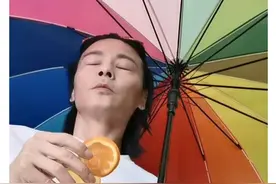 张晋带娃被蔡少芬吐槽“疯了”，这届爸爸都邓超附体了吗图片