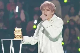 2018MAMA，亚洲新人团献唱《P.A.C.E》现场瞬间沸腾了