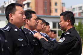 狱警也是“铁饭碗”，工资七八千，未来5年吃香图片