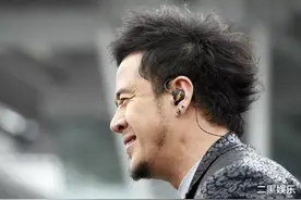 杨坤和网红“对骂”，网红反怼：我唱的歌就是比你任何歌都火。图片
