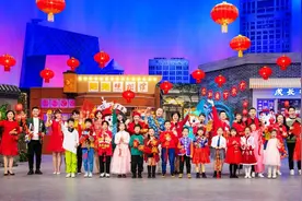 在阳光下长大，《过年啦》带你重温几代人的幸福童年图片