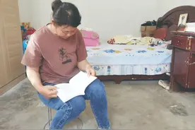 戍边烈士牺牲一周年回访 | 肖思远奶奶仍给孙子遗像“喂饭”图片